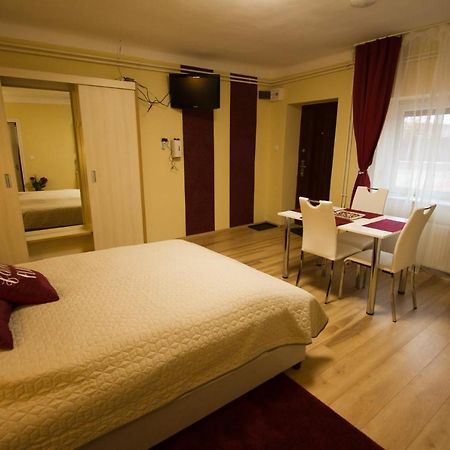 Angyal Apartman Cserkeszolo Exterior photo