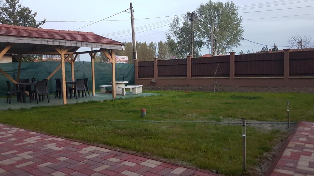 Angyal Apartman Cserkeszolo Exterior photo